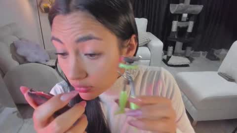 Snapshot of artemis_020 chatting on 10/16/25, 01:06 FENIX online show from 10/16/25, 01:06