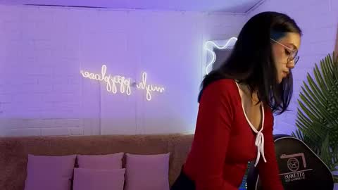 artemiss_tay online show from 09/19/25, 07:14