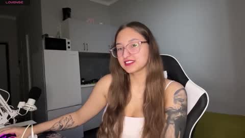 Mia  online show from 02/19/26, 04:25