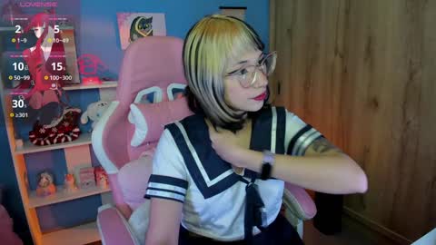 Snapshot of artic_love chatting on 02/06/25, 06:29 Lenna online show from 02/06/25, 06:29