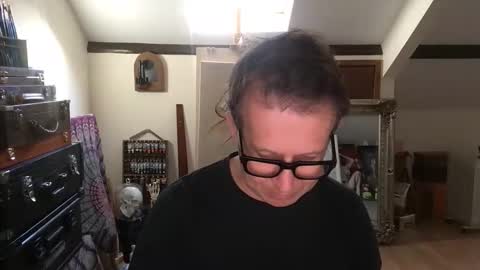 Snapshot of artisterotic chatting on 10/28/25, 09:57 artisterotic online show from 10/28/25, 09:57