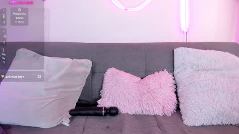 MIA OF artmiajoy online show from 01/17/25, 06:12