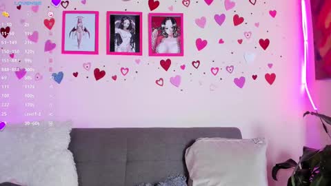 MIA OF artmiajoy online show from 03/05/25, 02:01