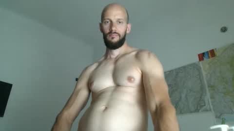 Snapshot of artur833 chatting on 05/26/26, 07:32 artur833 online show from 05/26/26, 07:32