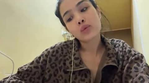 Amina online show from 03/05/26, 06:15