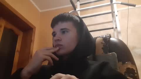 Snapshot of arvyn_ chatting on 04/19/26, 04:28 Denis online show from 04/19/26, 04:28