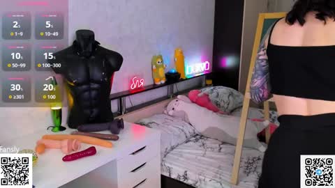 Snapshot of arya_deepthroat_queen chatting on 12/17/24, 03:06 Arya Fn Talented Arya online show from 12/17/24, 03:06