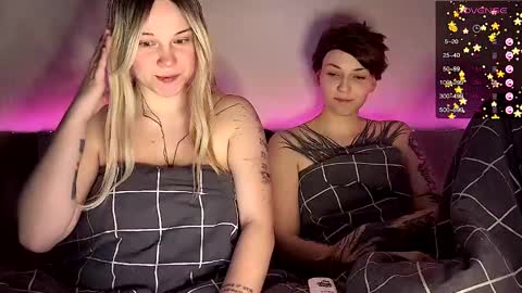 Arya brunett and Cassie blond online show from 12/26/24, 05:15