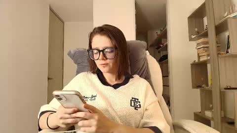 Snapshot of arya_starkw chatting on 10/03/25, 02:36 Ary 3 online show from 10/03/25, 02:36