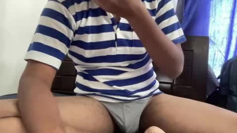 aryan_980763874 online show from 02/15/26, 06:54