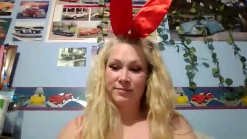 ash0ley online show from 10/30/25, 10:21