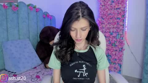 Snapshot of ash_20_ chatting on 05/19/26, 04:57 A S H online show from 05/19/26, 04:57