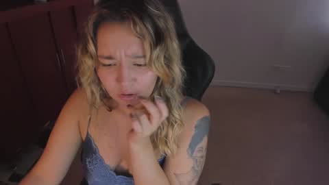 ash_smith1 online show from 01/08/25, 09:55