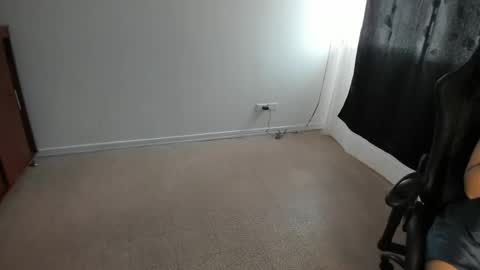 ash_smith1 online show from 03/04/25, 08:16