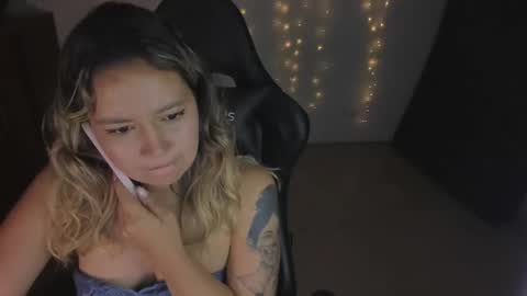 ash_smith1 online show from 03/06/25, 11:53