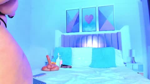 Snapshot of ashasinclair chatting on 01/10/25, 03:50 Asha online show from 01/10/25, 03:50