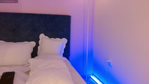 Ashely online show from 04/18/26, 07:07