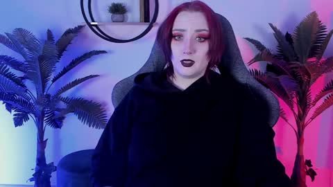 Snapshot of asheluck chatting on 12/15/24, 08:25 AshleyAshe  online show from 12/15/24, 08:25