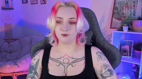 Snapshot of asheluck chatting on 02/28/25, 02:20 AshleyAshe  online show from 02/28/25, 02:20