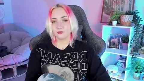 Snapshot of asheluck chatting on 03/03/25, 02:15 AshleyAshe  online show from 03/03/25, 02:15