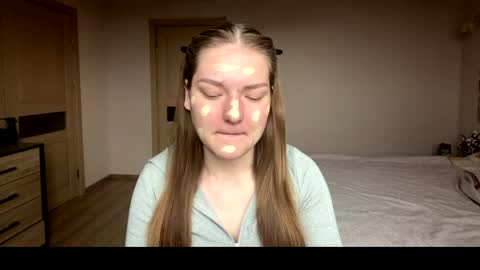 Snapshot of ashelymelaro chatting on 05/10/26, 09:36 Mila online show from 05/10/26, 09:36