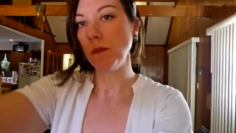 Snapshot of ashelynngrey1986 chatting on 02/23/25, 05:01 Ashelynn Grey online show from 02/23/25, 05:01