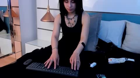 Ashkoreh online show from 12/04/25, 09:45