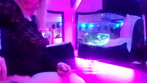 Ashl33mackenzi3 online show from 02/12/25, 01:06