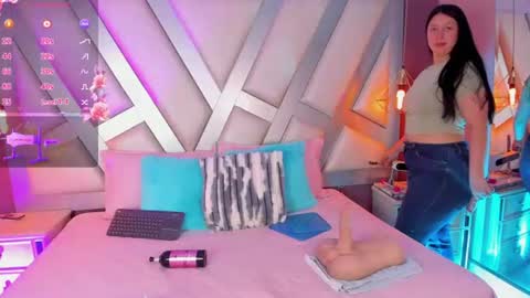 Snapshot of ashleey_bell_ chatting on 08/03/26, 01:27 Ashley online show from 08/03/26, 01:27