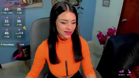 Snapshot of ashleey_johnson chatting on 02/27/25, 05:15 linda online show from 02/27/25, 05:15