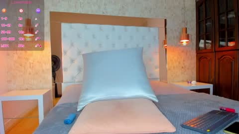 Snapshot of ashleeybrownn chatting on 12/20/24, 01:47 Ashleey Brownn  online show from 12/20/24, 01:47