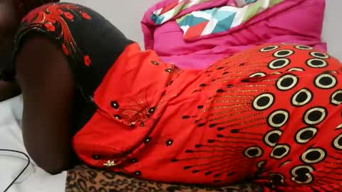 ashlery  online show from 10/05/25, 04:11