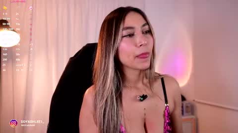 Snapshot of ashley2004_ chatting on 07/11/26, 12:02 Nay online show from 07/11/26, 12:02