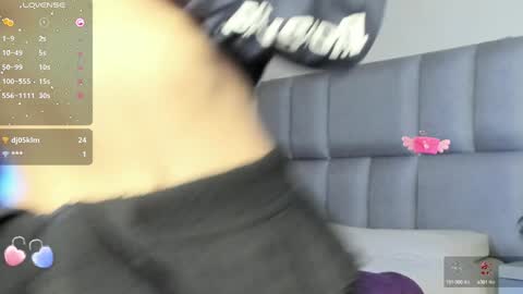 Carolina  online show from 02/06/25, 02:11