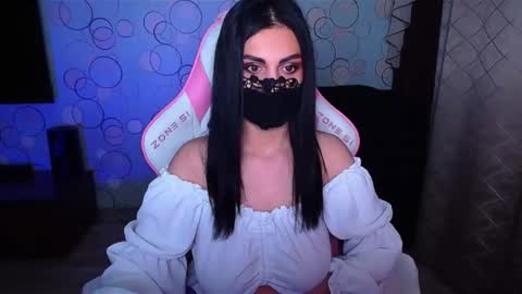   Yasmina   online show from 11/12/25, 04:35