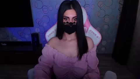 Snapshot of ashley__cooper__ chatting on 05/27/26, 04:20 Yasmina online show from 05/27/26, 04:20