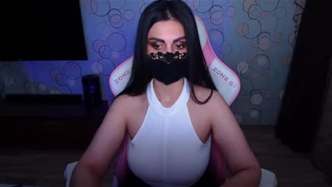 Snapshot of ashley__cooper__ chatting on 06/05/26, 07:36 Yasmina online show from 06/05/26, 07:36