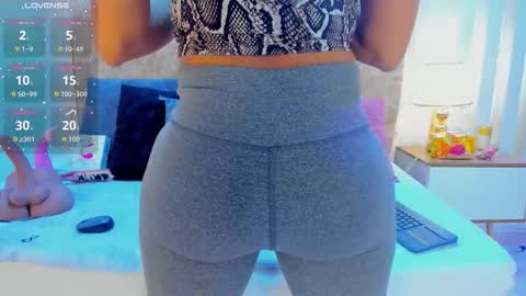 ashley online show from 11/12/25, 01:44