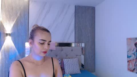 ashley__tylor online show from 04/15/26, 03:02