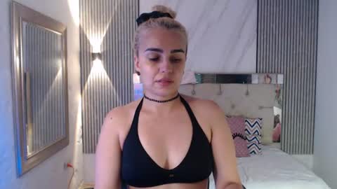 Snapshot of ashley__tylor chatting on 06/12/26, 07:02 ashley__tylor online show from 06/12/26, 07:02