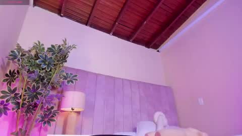 ashley_beaomunt online show from 04/14/26, 11:05