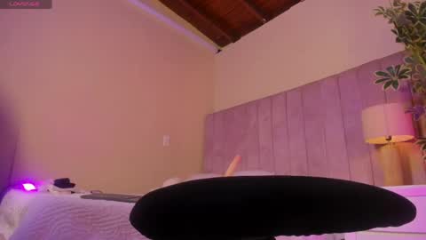 ashley_beaomunt online show from 04/16/26, 11:11