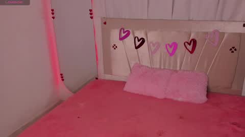 Snapshot of ashley_hillss_ chatting on 02/15/25, 06:55 Ashley online show from 02/15/25, 06:55