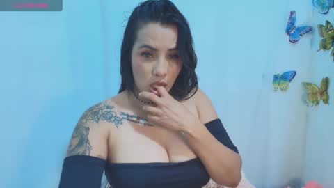 Snapshot of ashley_joyx_ chatting on 05/20/26, 03:45 ashley_joyx_ online show from 05/20/26, 03:45