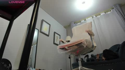 ashley_leon_ online show from 01/14/25, 12:03