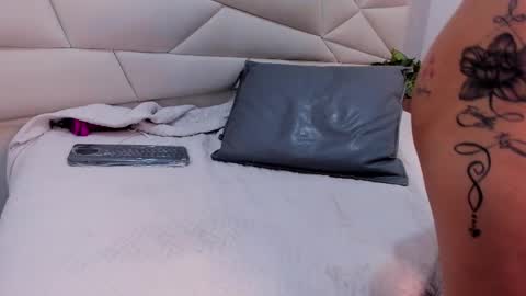 ashley_miller26 online show from 02/18/25, 05:42