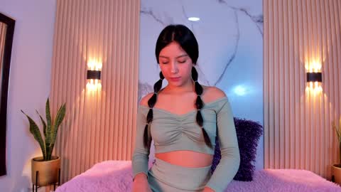 Snapshot of ashleydoll_19 chatting on 12/28/24, 11:52 Ashley Doll online show from 12/28/24, 11:52