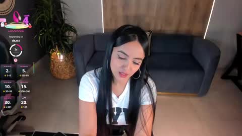 Snapshot of ashleyjhonson1 chatting on 05/04/26, 02:18 Ashley Jhonson online show from 05/04/26, 02:18