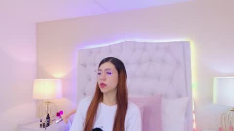 Snapshot of ashleyroberh chatting on 12/21/25, 12:12 AshleyRoberh online show from 12/21/25, 12:12