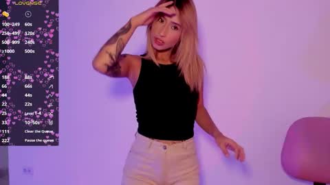 dahiana online show from 10/23/25, 03:33